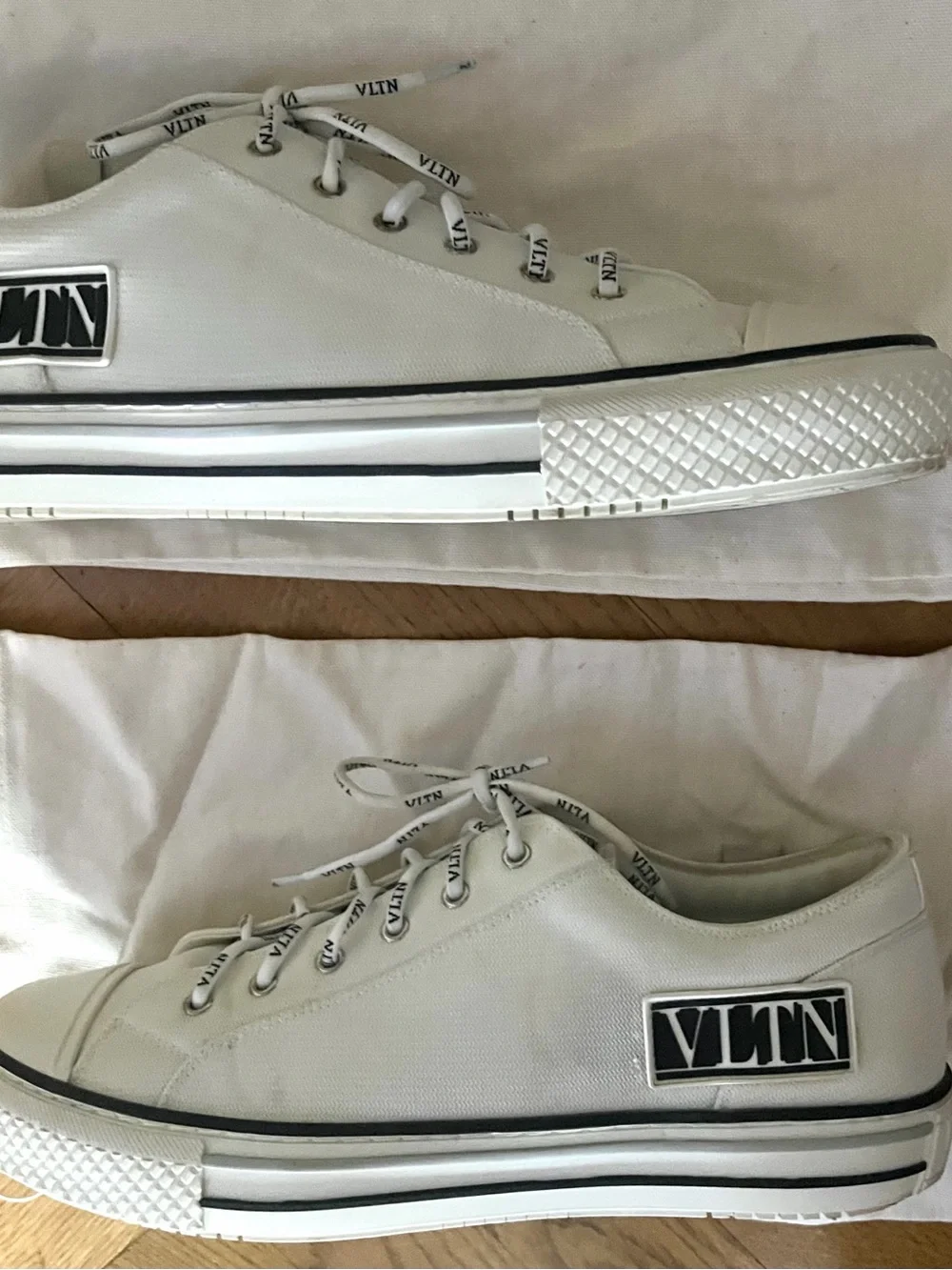Valentino classic low